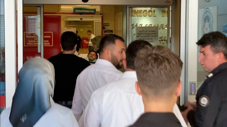 Düğün konvoyundaki cip, bahşiş isteyen çocuğa çarptı