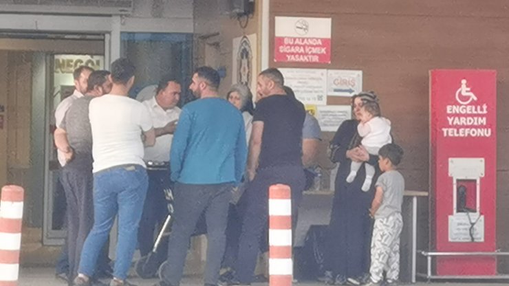 Düğün konvoyundaki cip, bahşiş isteyen çocuğa çarptı