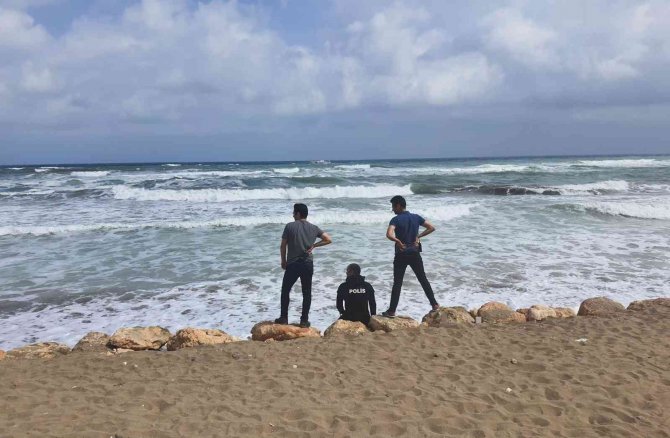 Serinlemek için denize giren şahıs kayboldu