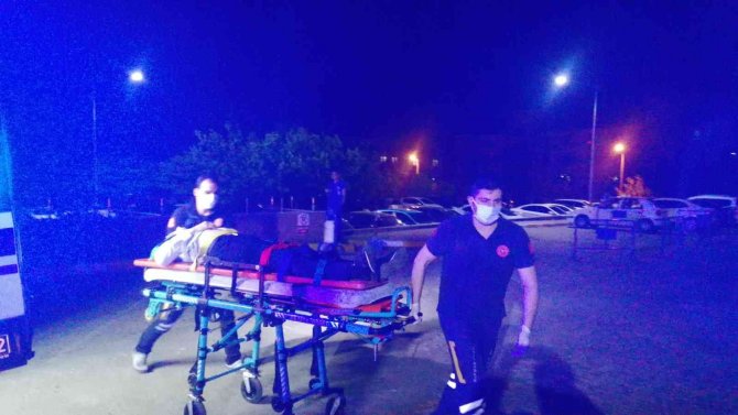 Ters yöne giren alkollü sürücü kamyonla kafa kafaya çarpıştı