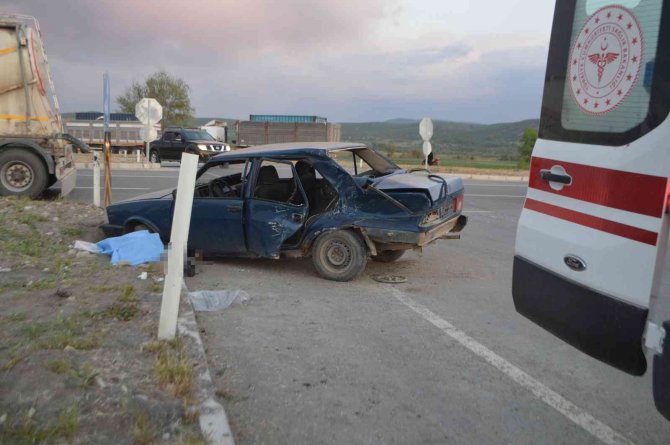 Trafik kazası: 1 ölü, 4 yaralı