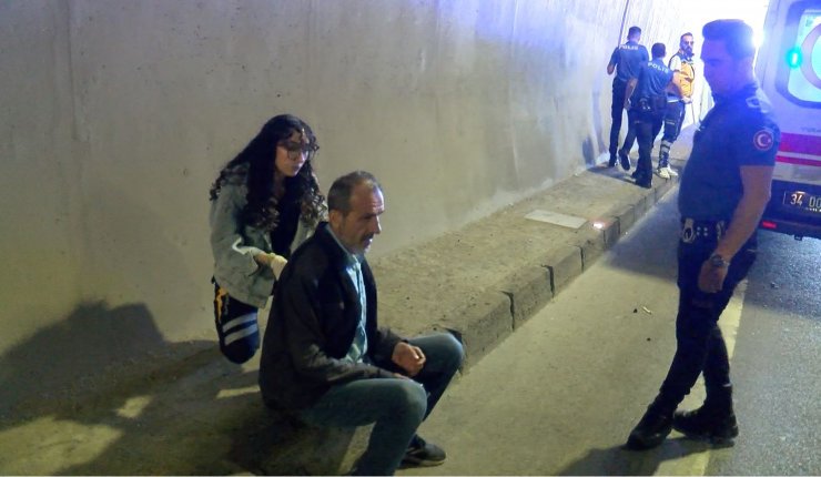 Tünelde taksiye çarpan otomobil takla attı