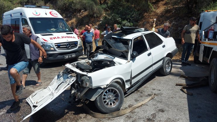 2 otomobil çarpıştı: 1 ölü, 3 yaralı