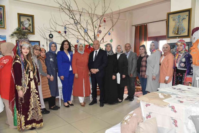 Kadınlar, ürettiklerini satarak gelir elde edecek