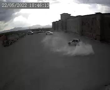 Konya'da 800 yıllık Zazadın Hanı'nın bahçesinde drift yaptı