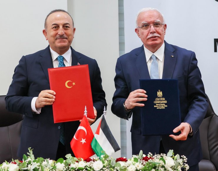 Çavuşoğlu ve Filistinli mevkidaşı ile ortak basın toplantısı düzenledi