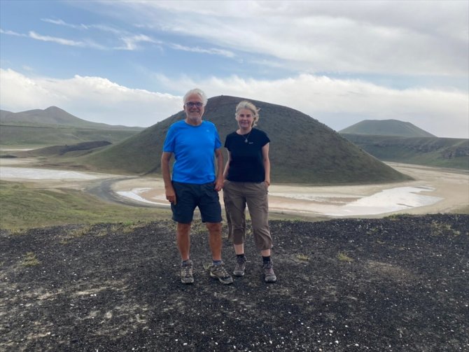 Meke Gölü karavanlı yabancı turistleri misafir ediyor