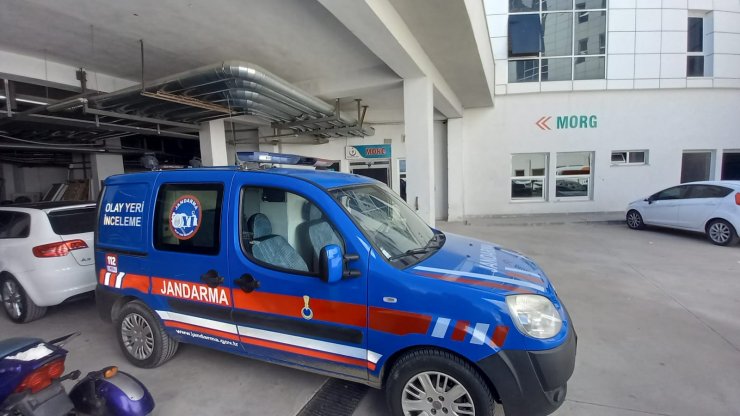 Öldürdüğü arkadaşını mandıranın foseptiğine gömmüş