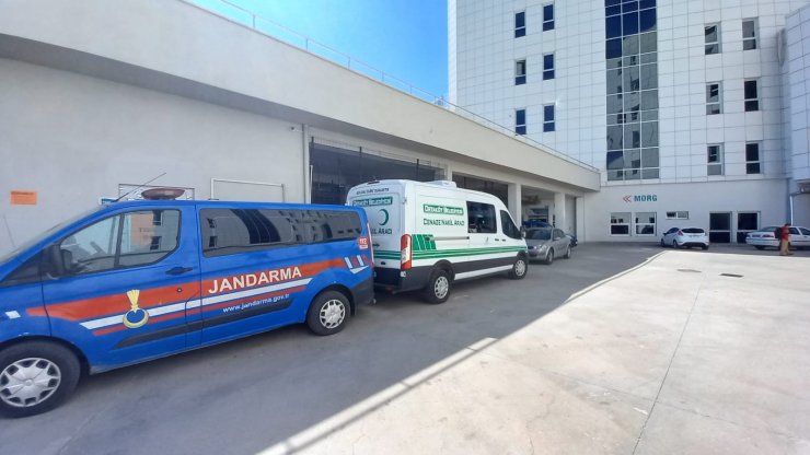 Öldürdüğü arkadaşını mandıranın foseptiğine gömmüş