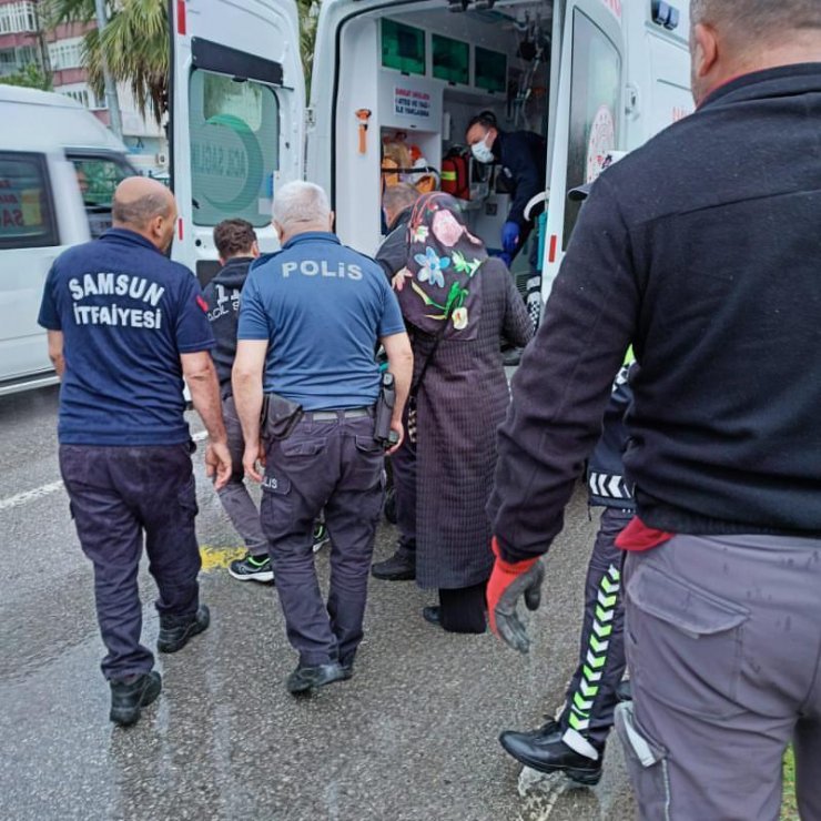 Tramvayın çarptığı genç kız yaralandı