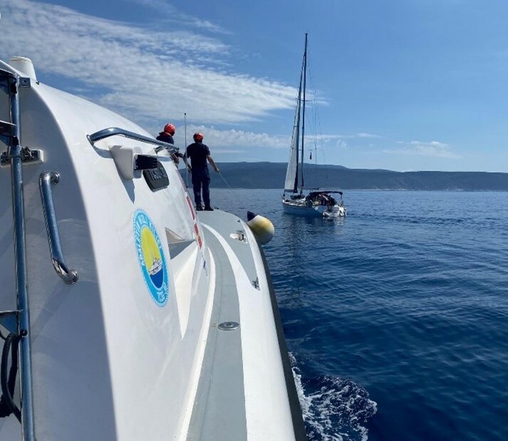 212 kaçak göçmen kurtarıldı, 85 kaçak göçmen yakalandı