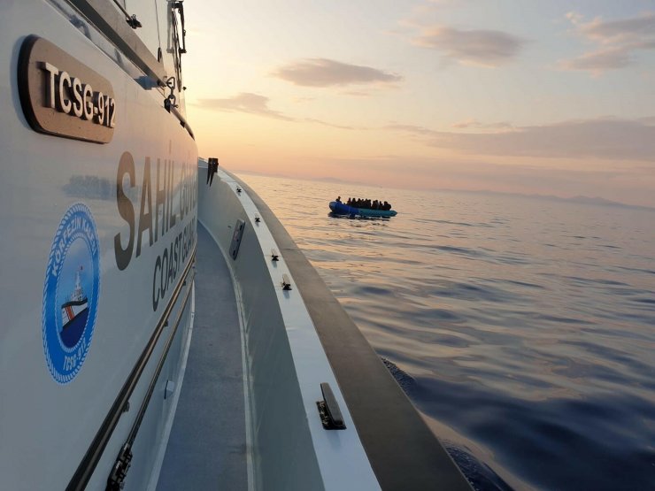 212 kaçak göçmen kurtarıldı, 85 kaçak göçmen yakalandı