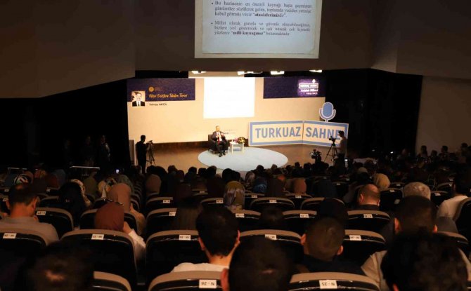 Ayasofya bin yıl bile geçse cami olarak kalmalı