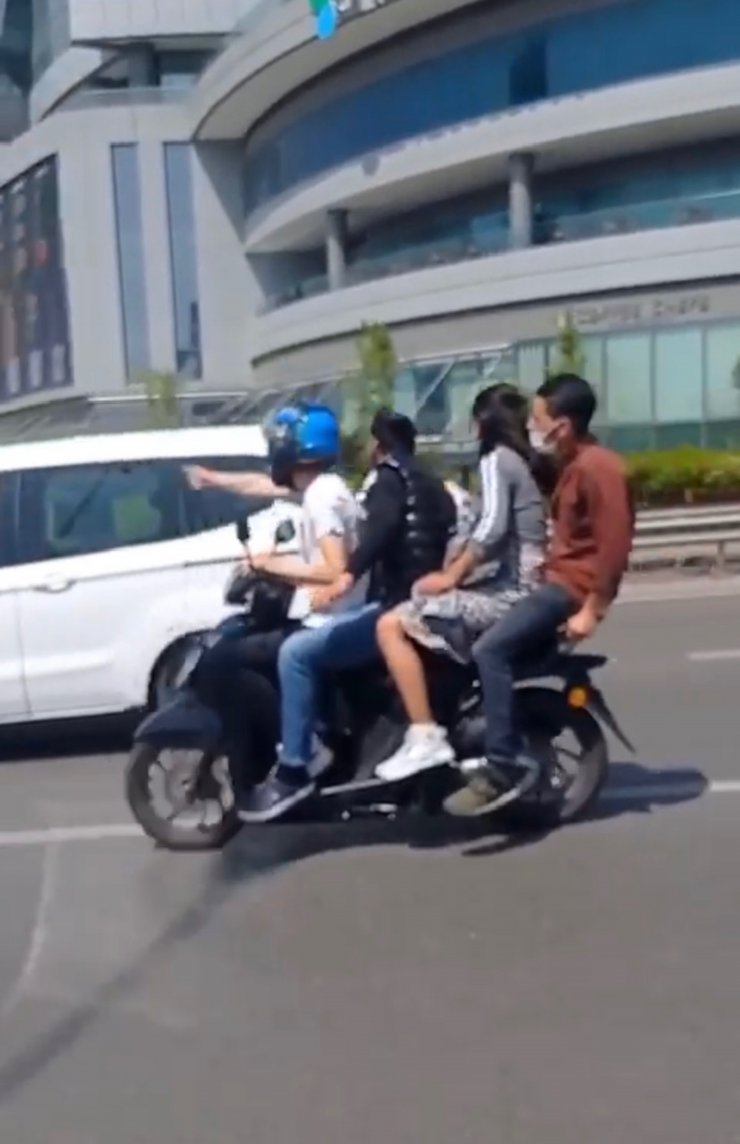 D-100'de tehlikeli yolculuk kamerada