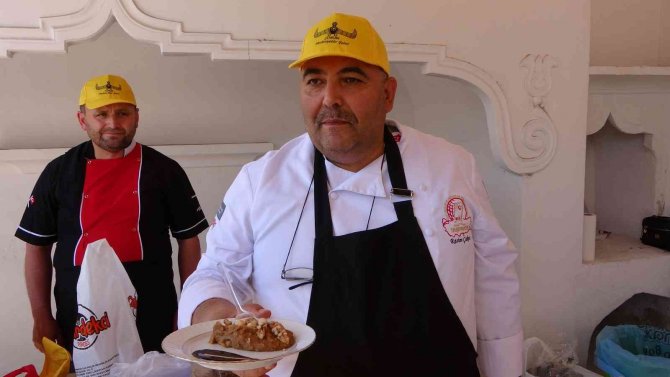 Dünyada gündem olan leblebi helvasının tanıtıldı