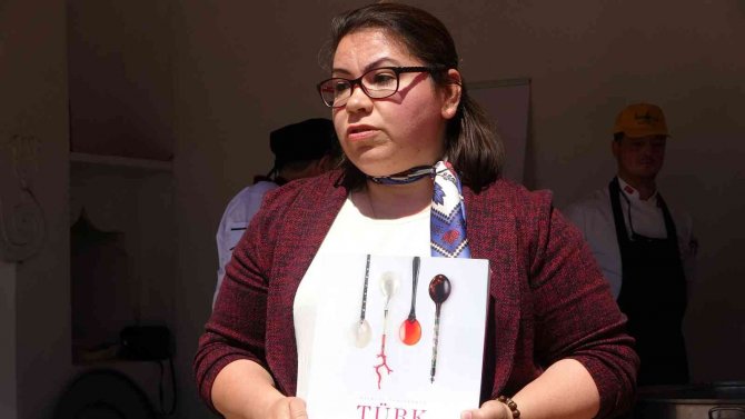 Dünyada gündem olan leblebi helvasının tanıtıldı