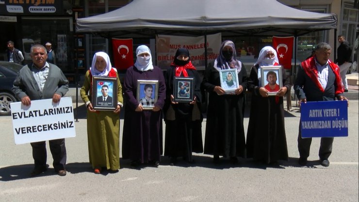 Evlat nöbetindeki ailelerin şehit üzüntüsü