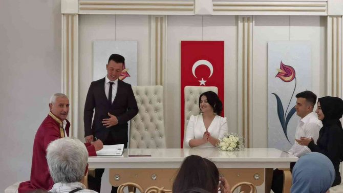 Komando damattan dikkat çeken evet: "Şehitler ölmez vatan bölünmez"