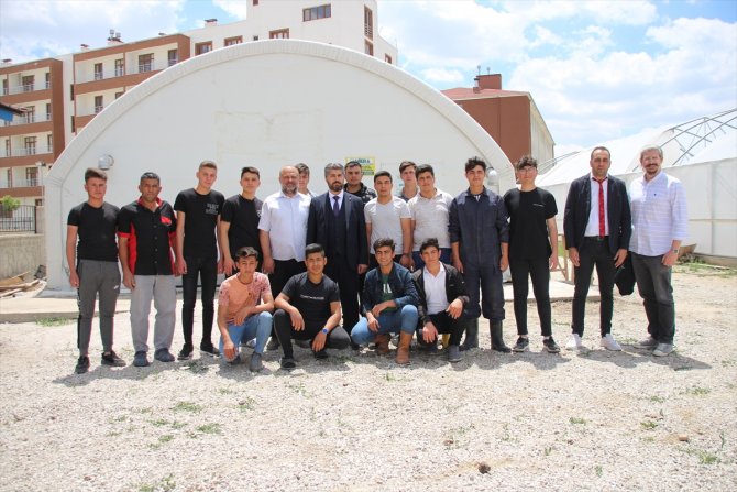 Meslek liseliler çiftçiliği hem sahada hem okulda öğreniyor