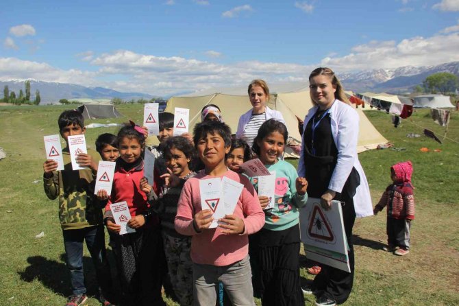 Mevsimlik tarım işçileri keneye karşı bilgilendirildi