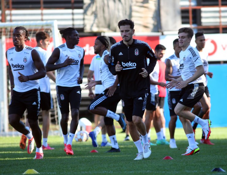 Oğuzhan Özyakup, Beşiktaş'a veda etti