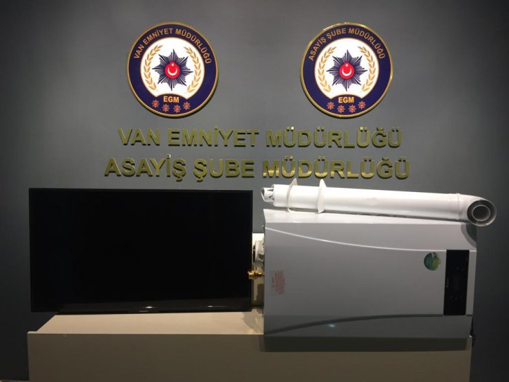 Tarihi binadan 320 bin liralık eşya çalan hırsızlar yakalandı