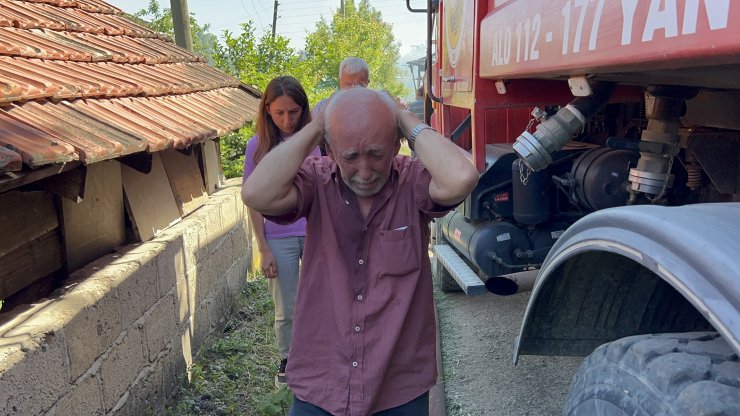 Yanan evi ve hayvanları için gözyaşı döktü