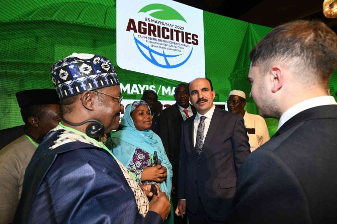 Başkan Altay Uluslararası Tarım Şehirleri Birliği Başkanlığı’na yeniden seçildi