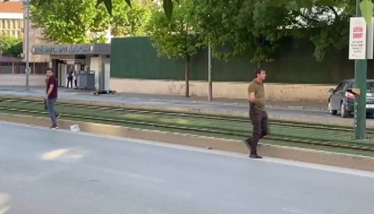 Emniyet binası önünde canlı bomba şüphelisi öldürüldü