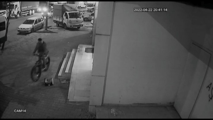 Eşinin ameliyatı için satacağı elektrikli bisikleti çalındı