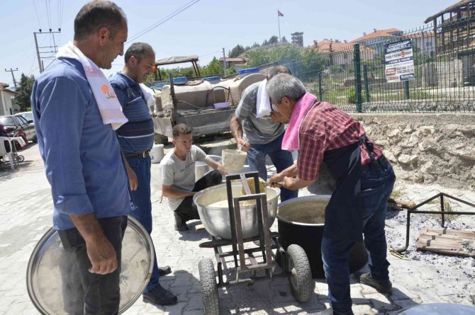 Etli aş sofrasında yağmur duası yapıldı