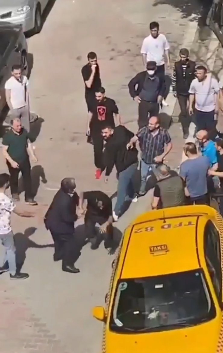 Hırsızlık şüphelisine mahalleliden dayak