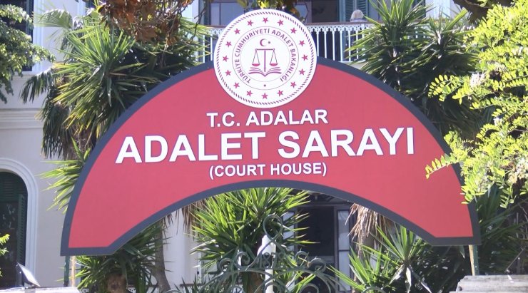 Kavgada ısırılarak koparılan kulağını martı kaptı