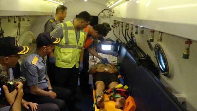 Kurtaran-2022 tatbikatında denizaltından kurtarma faaliyeti gerçekleştirildi