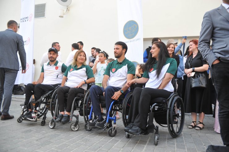 Mete Gazoz adına dikilen menzil taşı açıldı