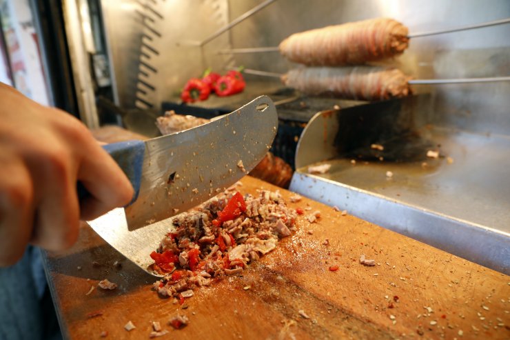 Sıcakta sokakta satılan yiyeceklere dikkat