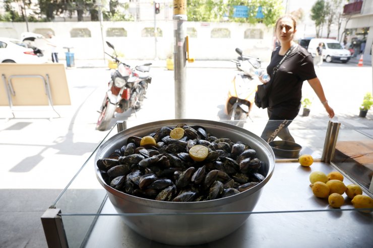 Sıcakta sokakta satılan yiyeceklere dikkat