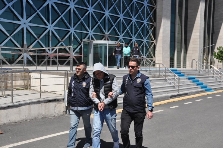 Dolandırıcıların bilgisayarlarından 53 milyon 700 bin kişinin kimlik bilgisi çıktı