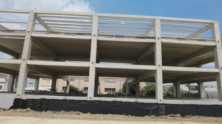 İnşaatta 4 metreden düşen işçi yaralandı