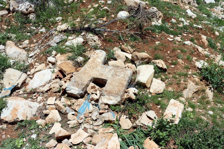 Kırmızı bültenle aranan tarihi mezar taşı bulundu