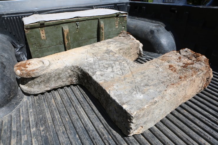 Kırmızı bültenle aranan tarihi mezar taşı bulundu