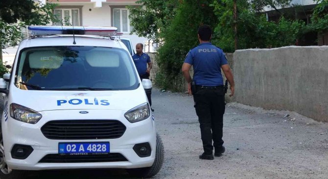 Şafak operasyonunda 2 şahıs gözaltına alındı