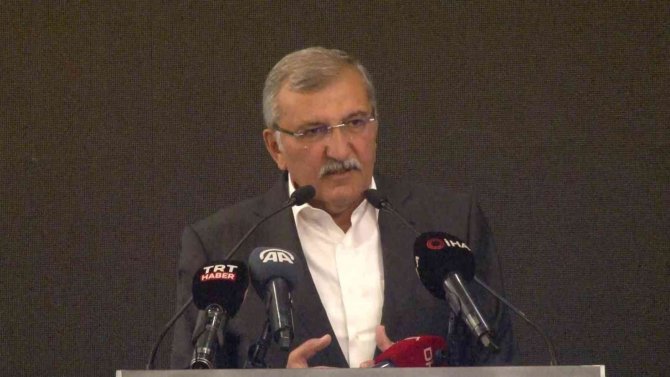 Bakan Derya Yanık: “Dijital mecraların kötü mayalayıcı etkisi olabiliyor”