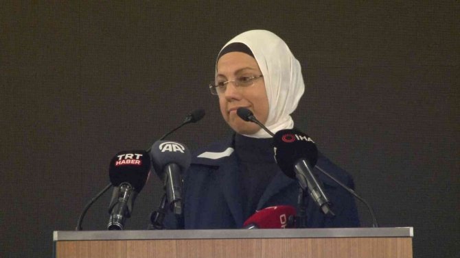 Bakan Derya Yanık: “Dijital mecraların kötü mayalayıcı etkisi olabiliyor”