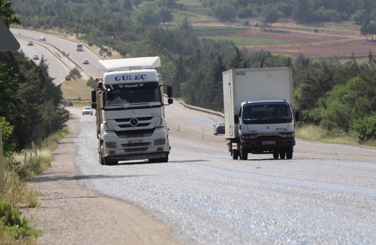 Denizli'de hava sıcaklığı, asfalt eritti