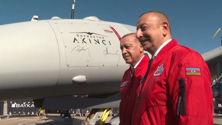 Erdoğan ve Aliyev, Bayraktar Akıncı SİHA'sını imzaladı