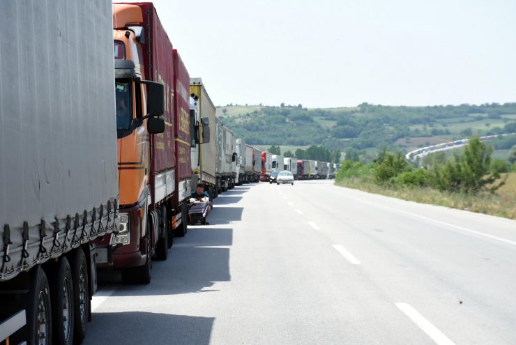 Hamzabeyli Sınır Kapısı'nda TIR kuyruğu, 39 kilometreye ulaştı