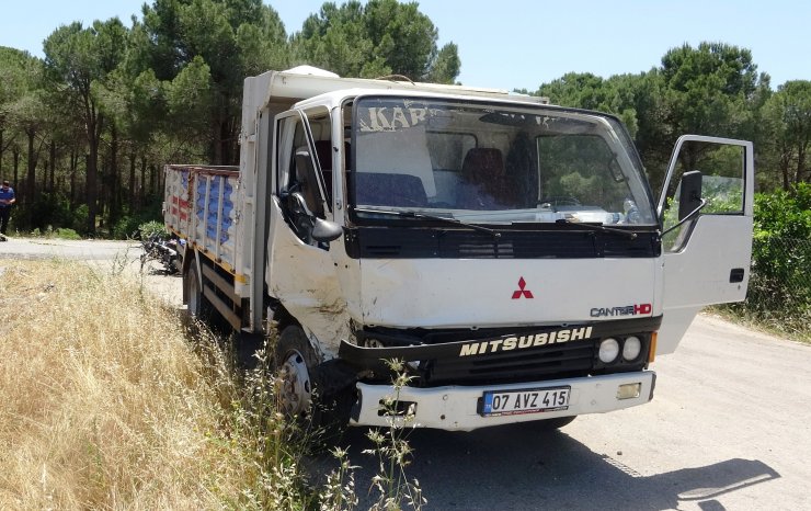 Kamyonetle çarpışan motosikletin sürücüsü öldü