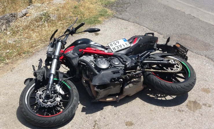 Kamyonetle çarpışan motosikletin sürücüsü öldü