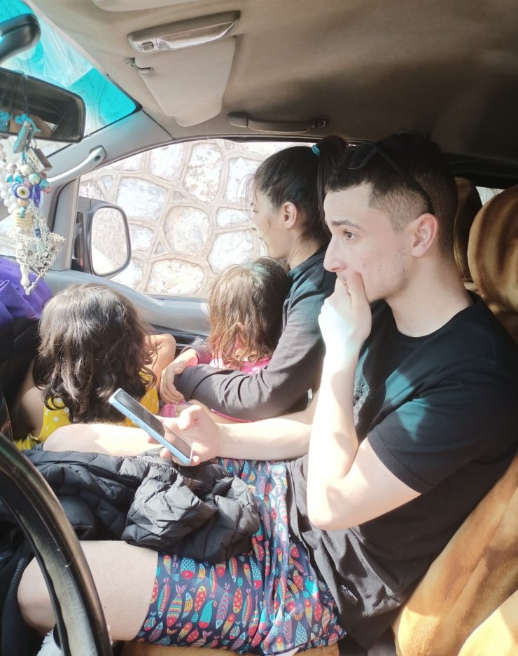 Kamyonette 19 kaçak göçmen yakalandı